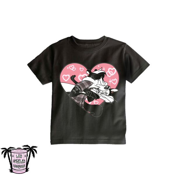 Love is in the air - Kids Tee